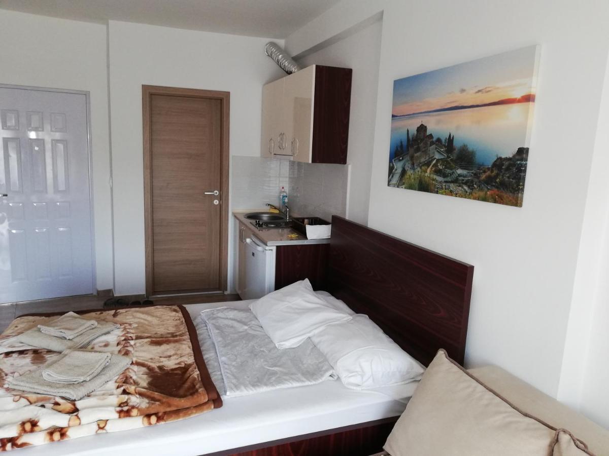 Center Apartment Delfina Ohrid Luaran gambar